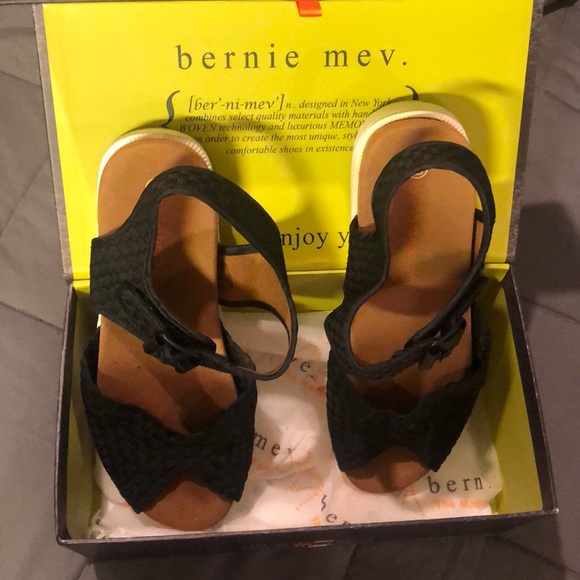 Ladies sandals - Picture 2 of 4